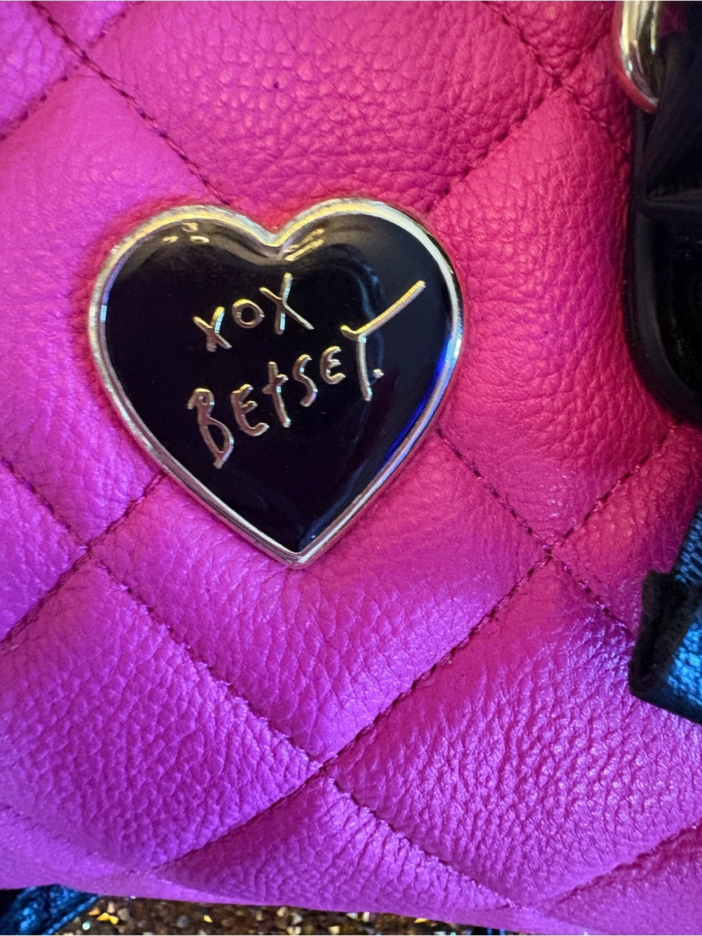 Betsey Johnson NWOT Hot Pink Quilted Mini Satchel Crossbody with Black Bow. - Picture 2 of 9